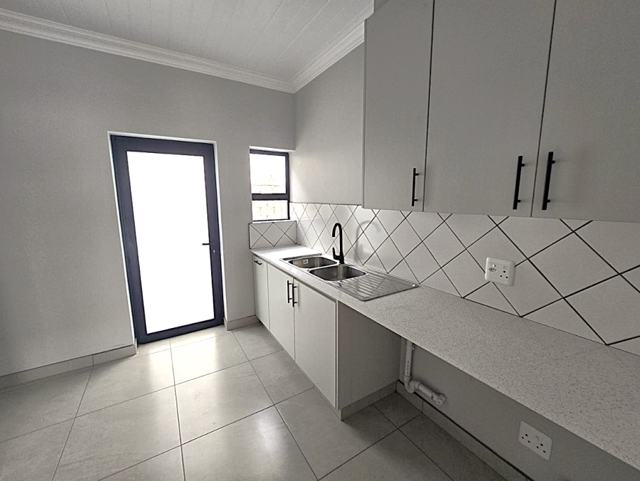 3 Bedroom Property for Sale in Fraaiuitsig Western Cape